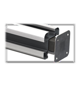Soporte metálico para atornillar en el suelo un poste 130 x 130 mm.